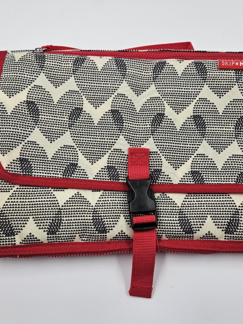 Skip Hop Pronto Portable Changing Station Clutch – Multi Hearts NWOT
